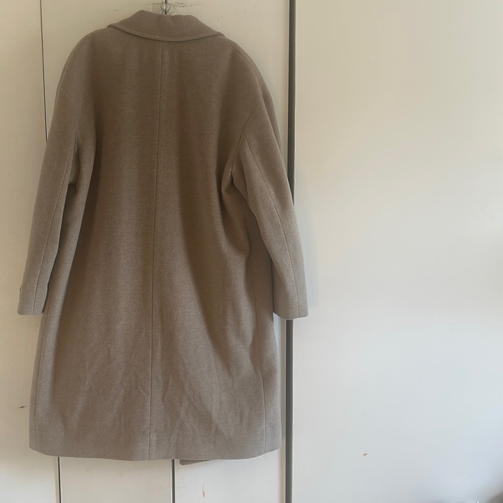 TRADED Aritzia Sunday Best Oversized Wool Cashmere Coat - Picture 2 of 16